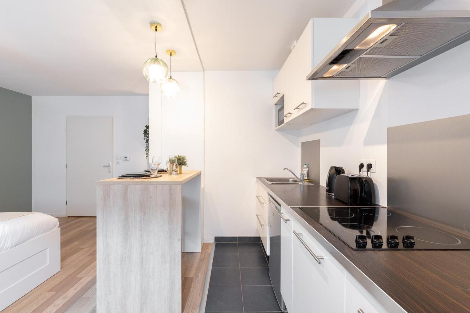 Wazemmes - Functional Studio With Parking Space! Лилль Экстерьер фото